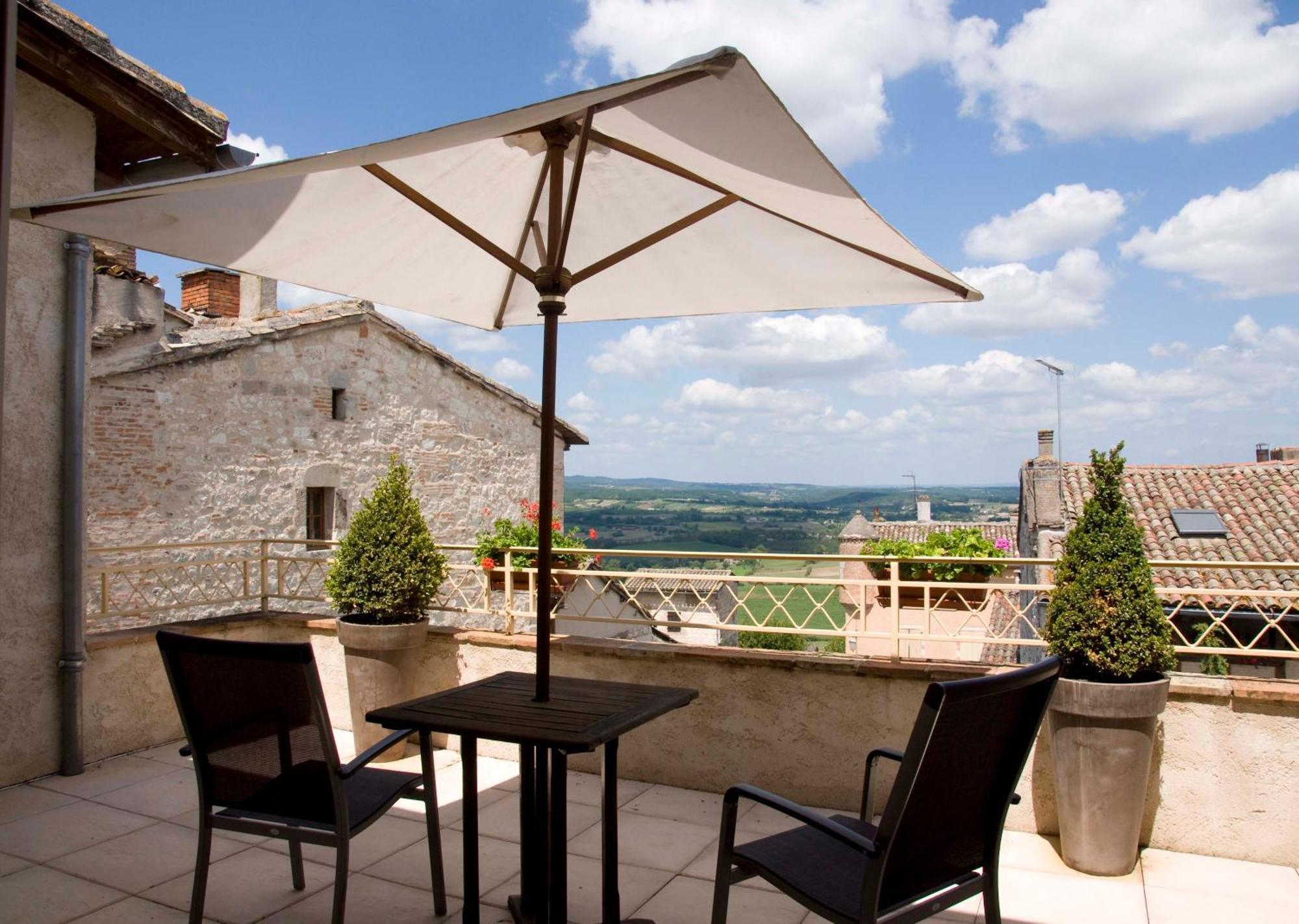 Hotel Des Consuls Castelnau-de-Montmiral Exterior photo