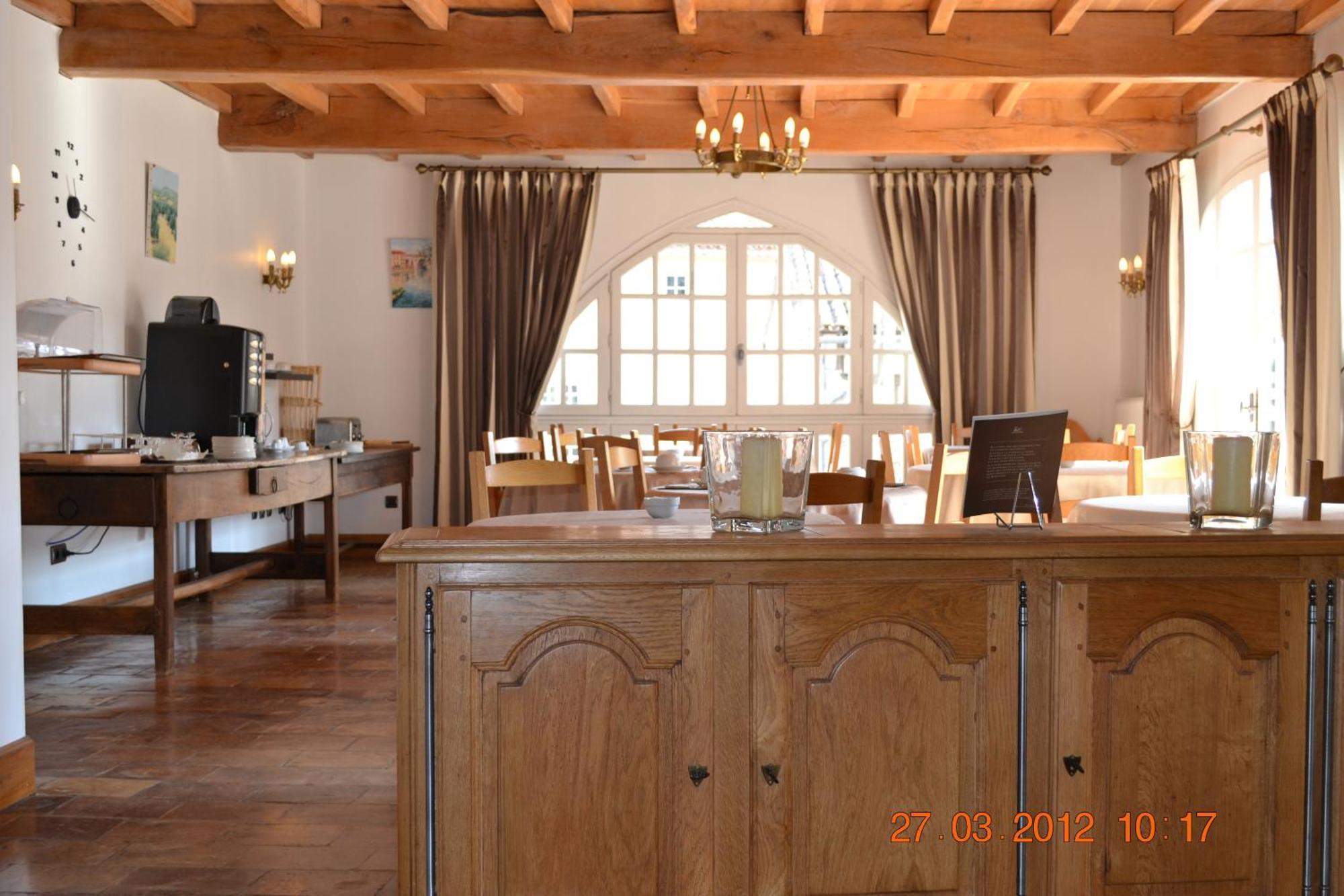 Hotel Des Consuls Castelnau-de-Montmiral Exterior photo