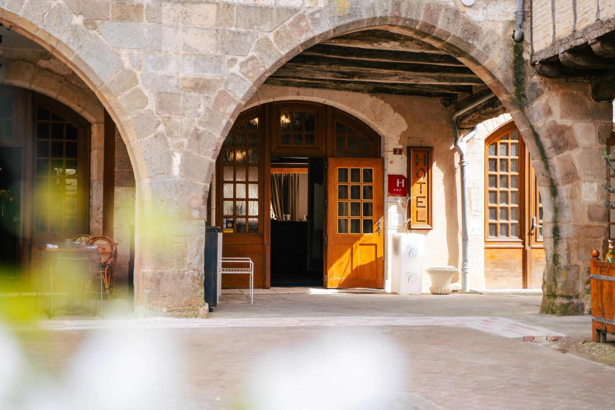Hotel Des Consuls Castelnau-de-Montmiral Exterior photo