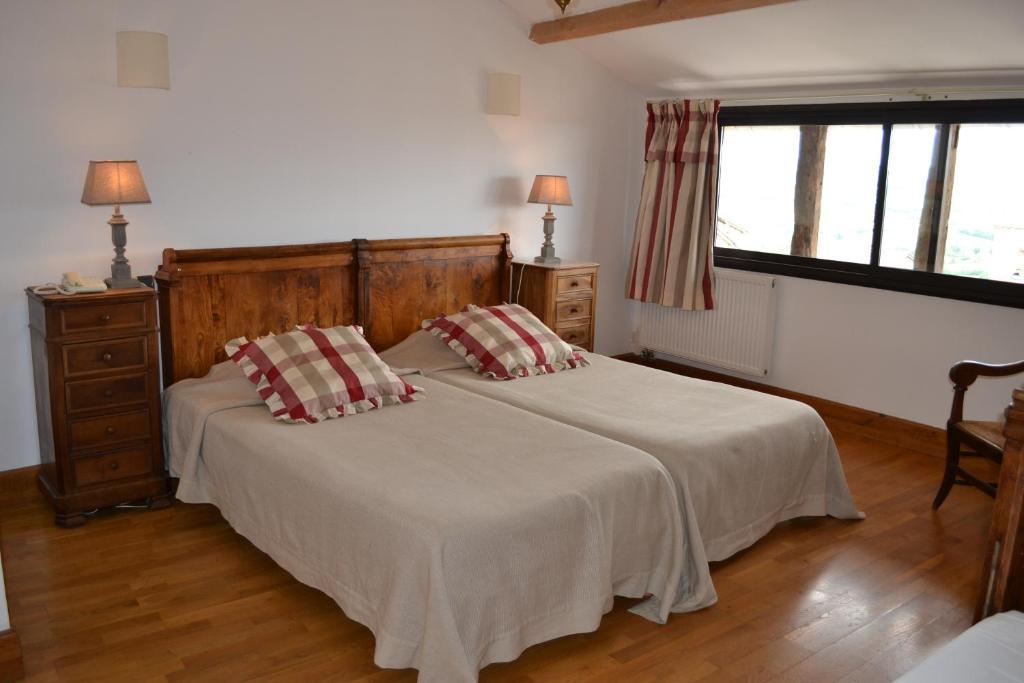 Hotel Des Consuls Castelnau-de-Montmiral Room photo