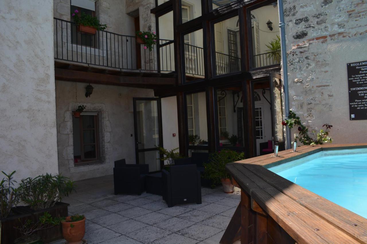 Hotel Des Consuls Castelnau-de-Montmiral Exterior photo